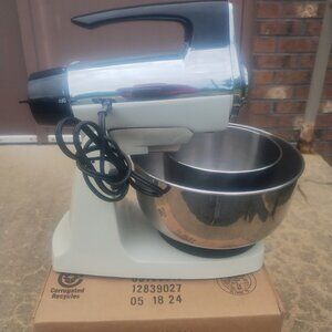 Vintage tan/chrome sunbeam 12spd Mixmaster